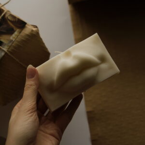 Usta - świeca sojowa